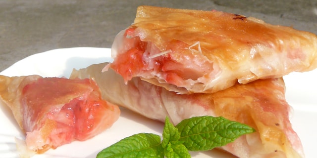 Aardbeien in een jasje van brickdeeg