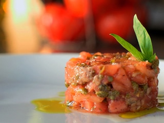 Tartare de tomates aux anchois et aux câpres