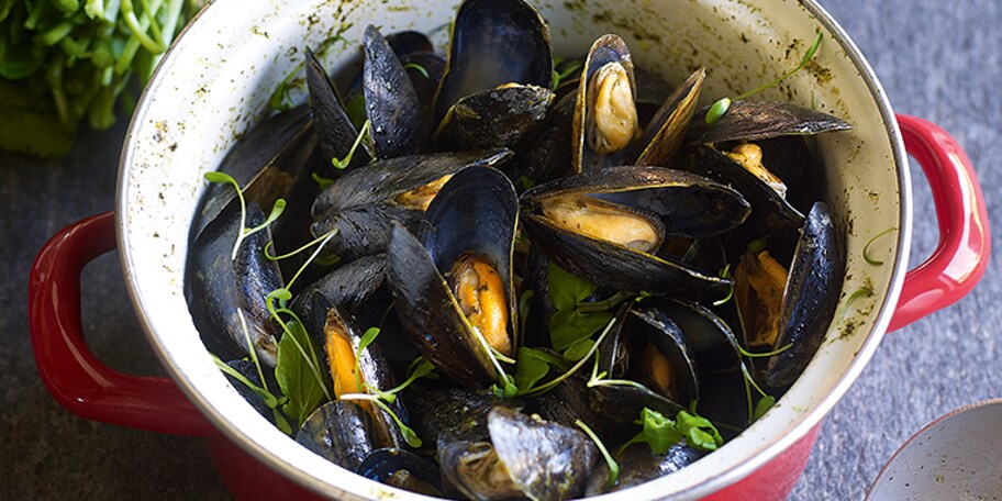 Moules de bouchots au beurre citronné de cresson