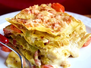 Lasagne aux poireaux, carottes et lardons