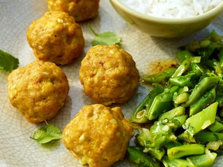 Boulettes hachées au gingembre et haricots verts