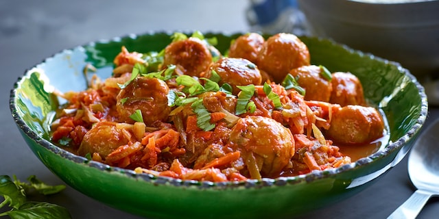 Kippengehaktballetjes op ossobuco wijze