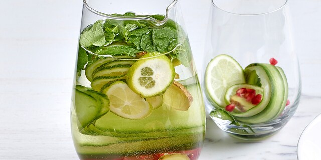 Detoxwater met ananas, citroen en gember