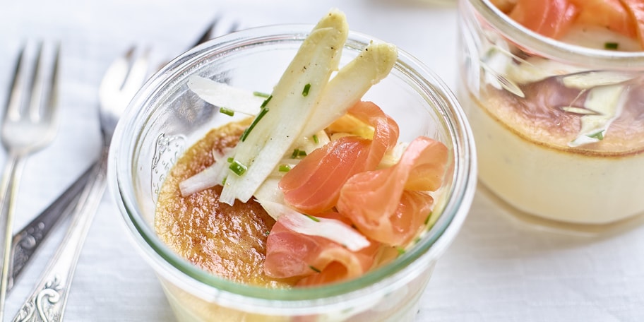 Flans aux asperges et saumon fumé