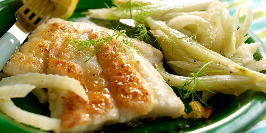 Filets de pangasius poêlés et compote de fenouil au citron