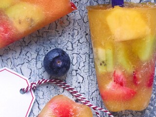 Waterijsjes van fruitmix