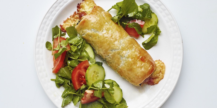 Worstenbroodje met spinazie