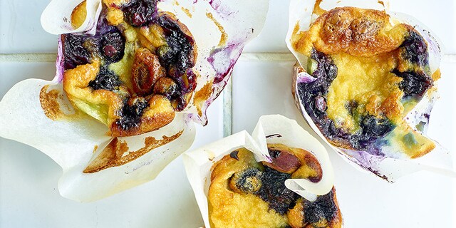 Clafoutis aux myrtilles et aux pistaches