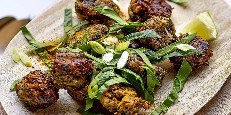 Boulettes aux herbes et curcuma