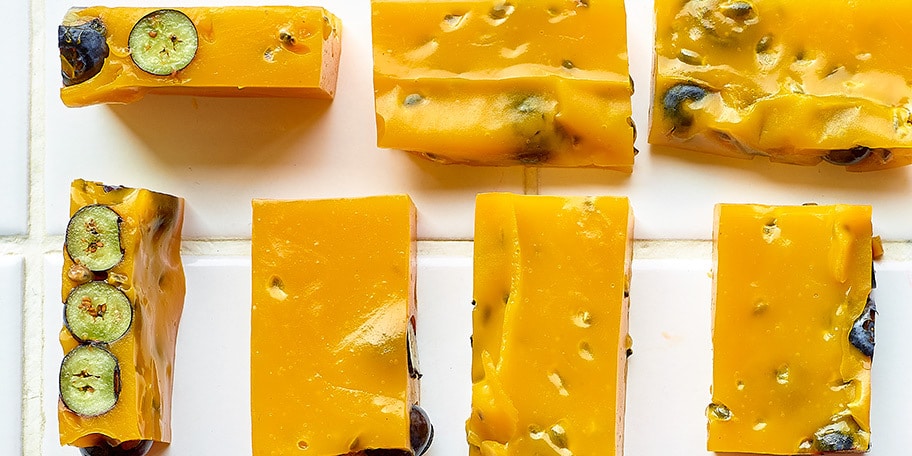 Fruitgelei van mango's en passievrucht