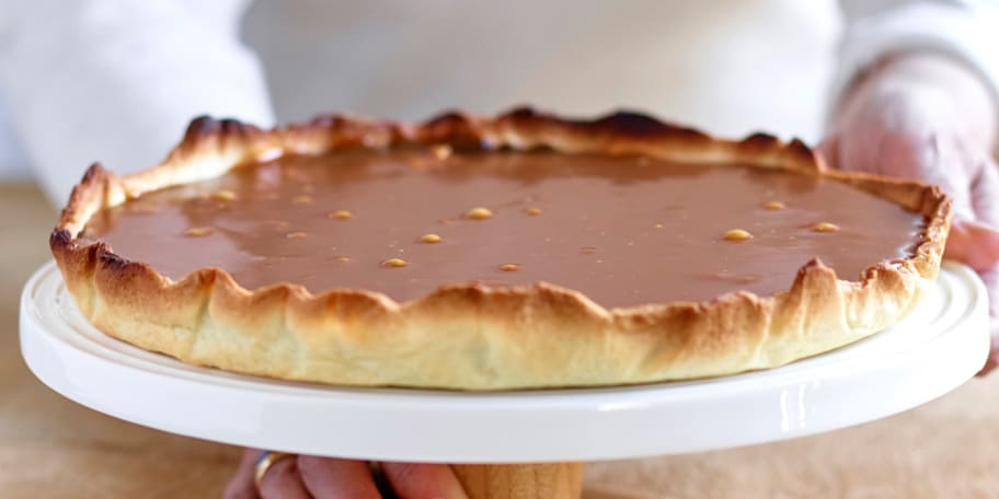 Tarte au chocolat à la ganache salée, nappée de caramel