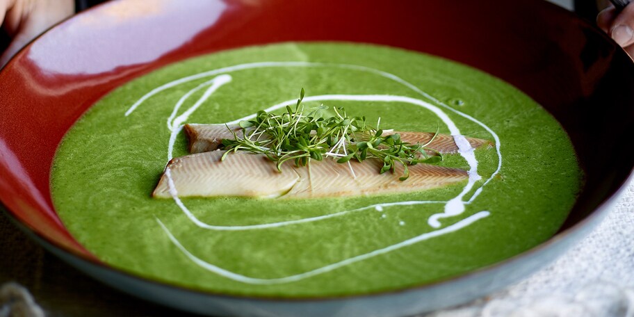 Soupe de cresson à la Gueuze et à la truite fumée