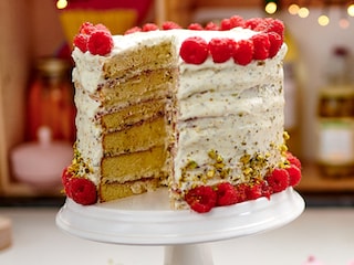 Layer cake aux pistaches et aux framboises