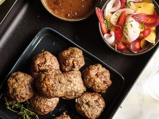 Boulettes de sanglier aux légumes en saumure