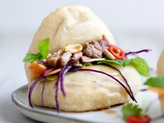 Bao au porc et aux légumes