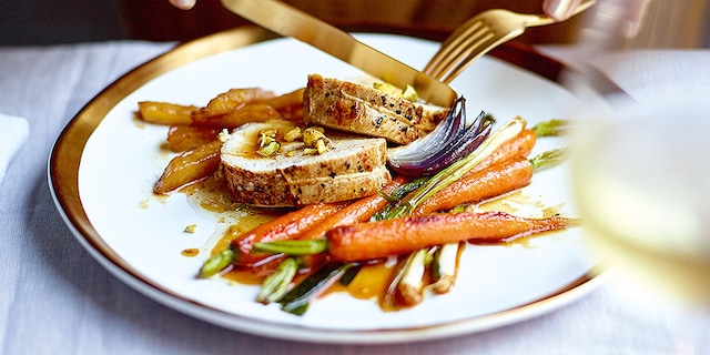 Porc savourette truffé, bâtons de céleri et baby carottes