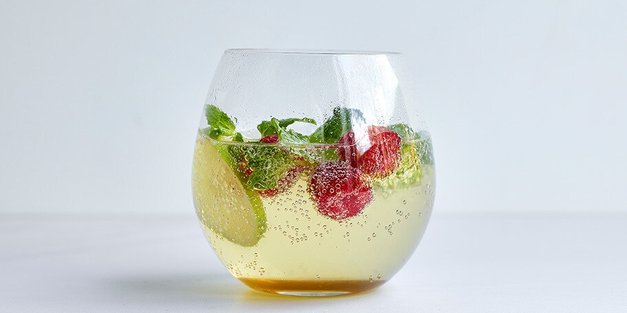 Citroenlimonade met munt en framboos