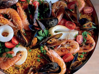 Paella met zeevruchten