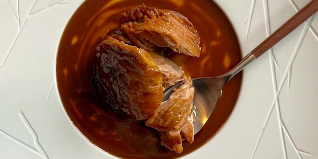 Gigot d’agneau “cuillère” et risotto d’épeautre aux cèpes, parmesan et chicons croquants