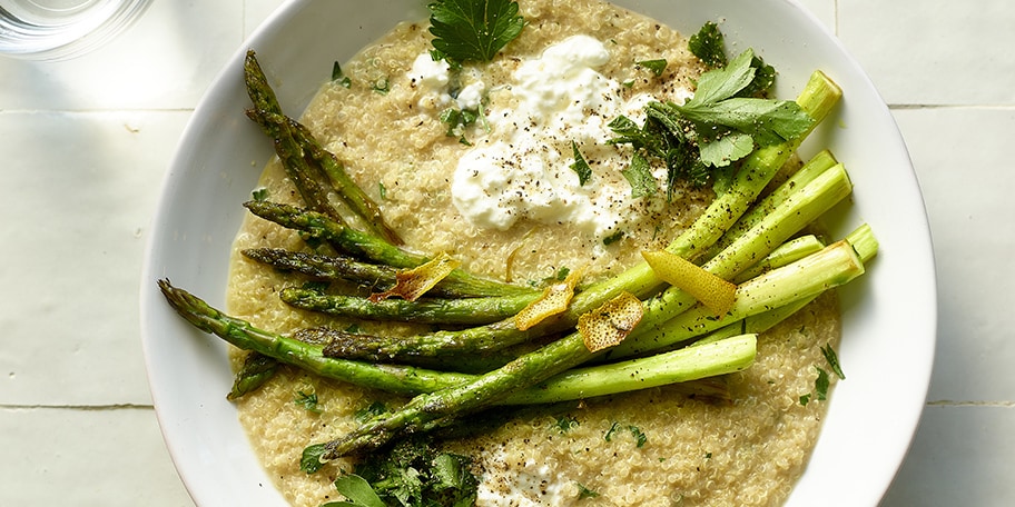 Quinoarisotto met asperges, citroen en faisselle