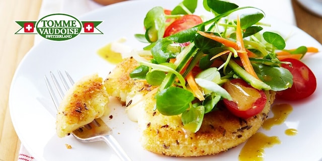 Gepaneerde Tomme Vaudoise met rauwkost