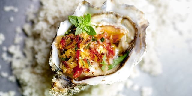 Huîtres chaudes gratinées