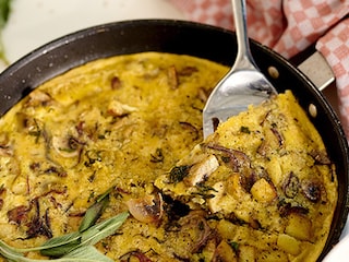 Frittata met champignons en salie