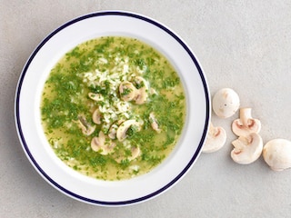 Soupe au cerfeuil, riz et champignons