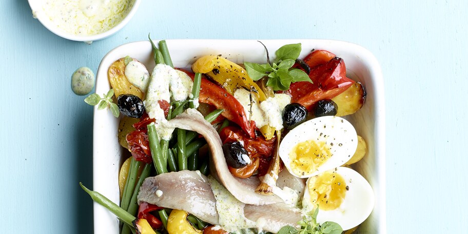 Salade niçoise aux légumes grillés et maatjes