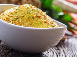 Zelfgemaakte bouillon in poedervorm