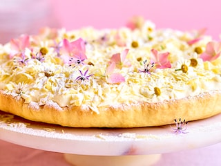 Tarte à la rhubarbe, fraises, mascarpone et chocolat blanc