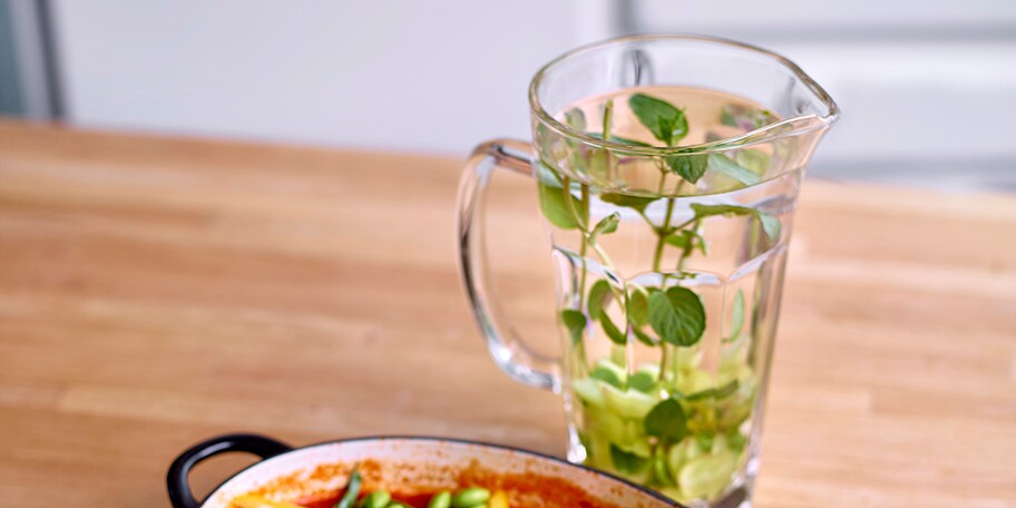 Eau aromatisée menthe et raisin