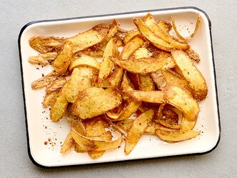 Chips van aardappelschillen