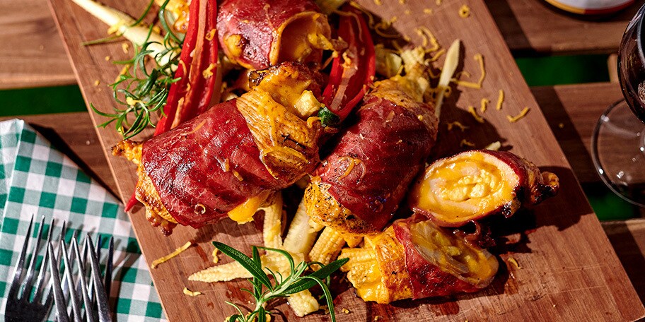 Roulades de poulet au cheddar, pastrami et mini maïs