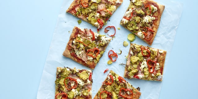 Pizza met Meesterlyck-ham en spruitjes