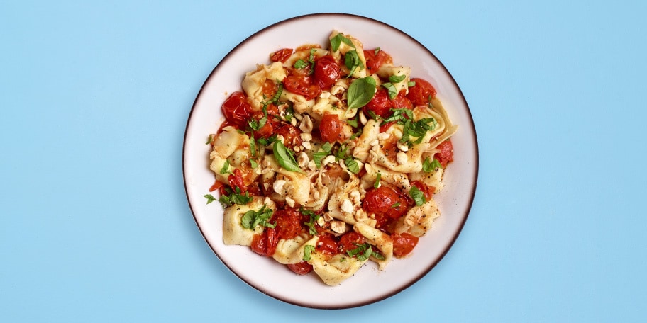 Tortelloni met ricotta en spinazie en snelle tomatensaus 