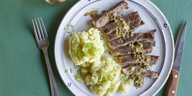 Entrecotes met groene peper en whisky, duo van puree