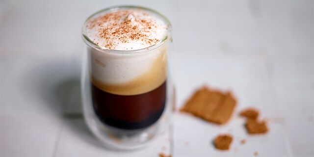 Cappucino met amandelspeculaasschuim
