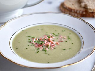 Potage de chicons aux crevettes grises