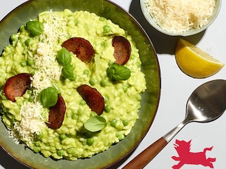 Risotto vert au salami, petits pois et mascarpone