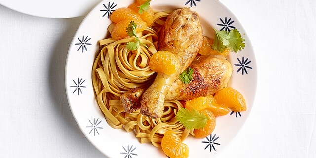 Pilons de poulet laqués à la mandarine, au miel et au soja