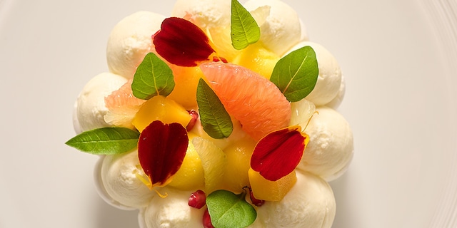 Pavlova aux fruits exotiques