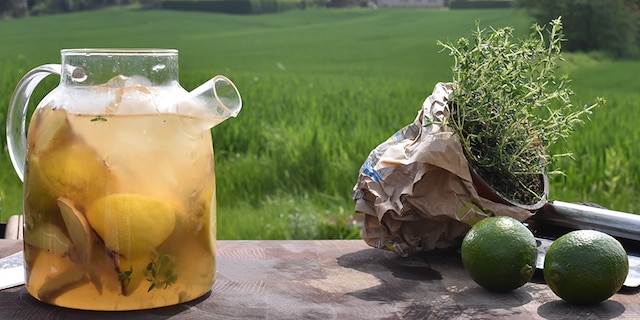 Eau infusée au gingembre et au citron grillés