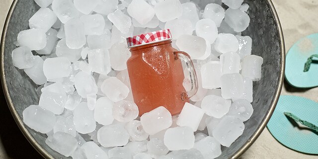Kokoswater met watermeloen en citroen