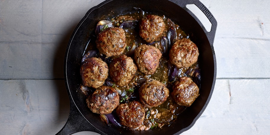 Boulettes aux oignons rouges