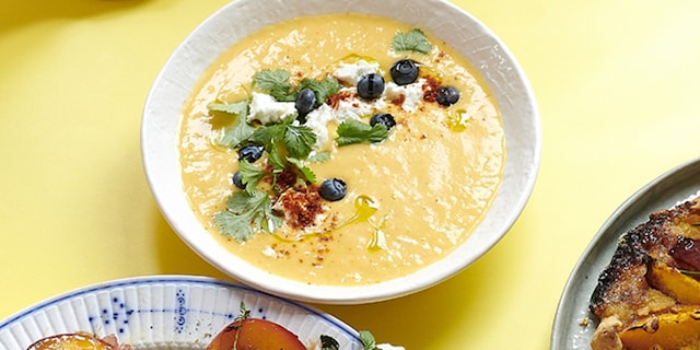 Perzikengazpacho met geitenkaas