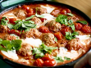 Balletjestajine met geroosterde tomaten