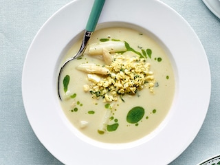 Soupe d’asperges à la flamande