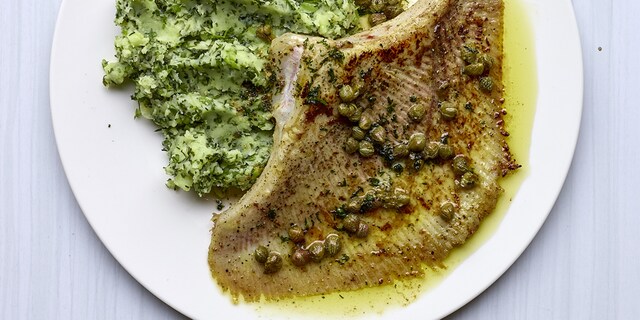 Raie meunière et purée aux herbes