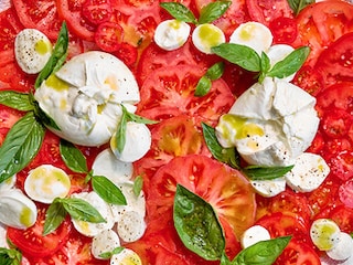 Salade caprese met basilicumolie